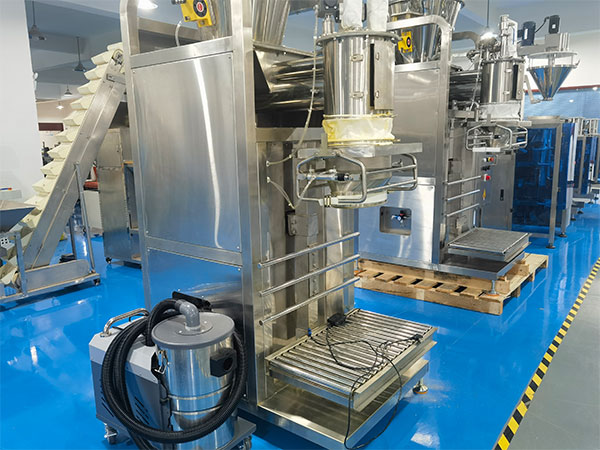 18公斤稱重式包裝流水線設(shè)備